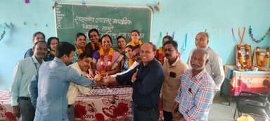 शासकीय उच्चतर माध्यमिक विद्यालय, गुजरी में 'नारी शक्ति वंदन' कार्यक्रम का गरिमामय आयोजन किया गया। कार्यक्रम में छात्राओं...