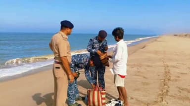 પોરબંદર જીલ્લાના ઓડદર થી ગોસાબારા આસપાસના દરિયા કિનારાના વિસ્તારોમાં મરીન ટાસ્ક ર્ફોસ દ્રારા સઘન કોસ્ટલ પેટ્રોલિંગ