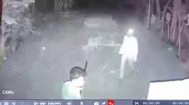 ଜଗତସିଂହପୁର: ଗତକାଲି କାଦୁଅପଡ଼ା ଗ୍ରାମରେ ୨ ଜଣ ପିଲା ଚୋରି କରିବାର ଭିଡ଼ିଓ କଏଦେ ଓ ବିଭିନ୍ନ ସୋସିଆଲ ମିଡିଆରେ ଭାଇରାଲ