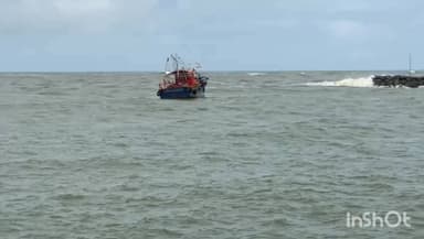 കോഴിക്കോട്: ബേപ്പൂരിൽ ബോട്ടിൽ നിന്ന് പുക ശ്വസിച്ച് രണ്ടുപേർ മരിച്ച സംഭവം, ഫിഷറീസ് വകുപ്പും പോലീസും ഇന്ന് ബോട്ട് പരിശോധിച്ചു