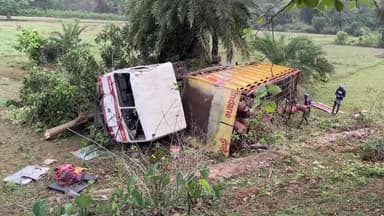 गोड्डा: जियाज़ोरी के पास बाइक को बचाने में पलटी इंडेन सिलेंडर गाड़ी, रातभर मची अफरा-तफरी