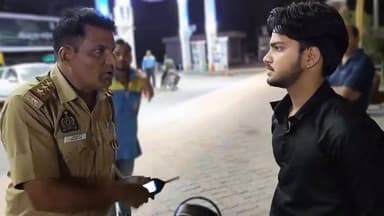 Jhansi : बिना नंबर प्लेट वाली 2 बुलेट बाइक सीज कई हज़ार का जुर्माना..
#thenewstantra #jhansinews #news #jhansi