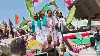 அரியலூர்: பொய்யூர் கிராமத்தில் மாட்டுவண்டியில் சென்று வாக்கு சேகரித்த அரியலூர் சட்டமன்ற தொகுதி அதிமுக வேட்பாளர்