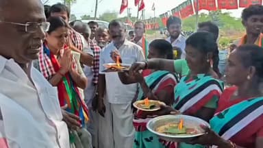 பெரம்பலூர்: குன்னம் தொகுதி ஐஜேகே வேட்பாளர் சரண்யா அன்பழகன் ஆலத்தூர் கிழக்கு ஒன்றிய பகுதிகளில் தீவிரவாக்கு சேகரிப்பில் ஈடுபட்டார்