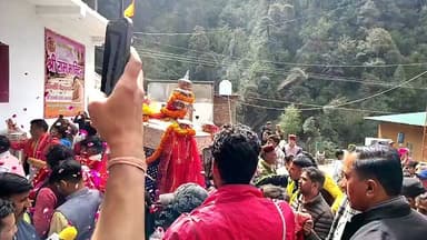 #yamunotridham मां यमुना की डोली अपने गर्भ ग्रह से निकलकर यमुनोत्री धाम के लिए प्रस्थान @topfans