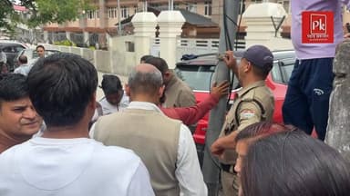 #पौड़ी मुख्यालय में भारी पुलिस सुरक्षा के बीच वितरित होते घरेलू गैस सिलेंडर, खुली जिला प्रशासन के दावों की पोल,प्रशासन का...