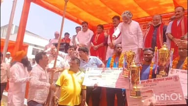 बलिया: पूर्व प्रधानमंत्री जननायक चंद्रशेखर जी की 99वीं जयंती के अवसर पर आयोजित हाफ मैराथन में केन्या के केफ़र लुंबासी आया प्रथम