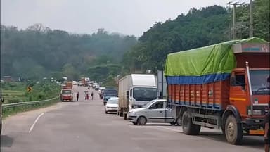 খোয়াই: নির্বাচনোত্তর ধরপাকড়, খোয়াইতে দুটি জাতীয় সড়ক অবরোধে চরম জনদুর্ভোগ