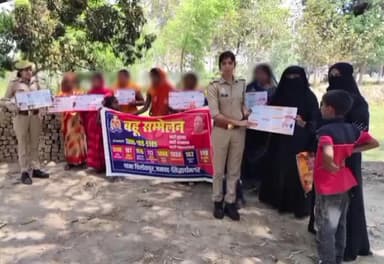 डुमरियागंज: थाना त्रिलोकपुर की मिशन शक्ति टीम ने महादेव गजपुर में बहू-बेटी सम्मेलन आयोजित कर महिलाओं और बालिकाओं को किया जागरूक