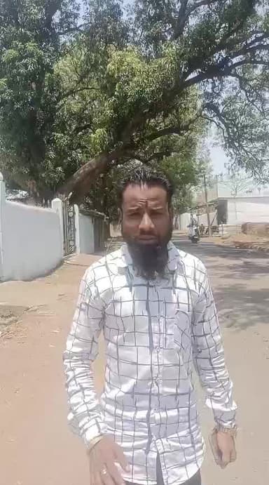 भालूमाडा से कोतमा जाने वाली रोड है साथियों और मै ये चाहता हु की ये रोड बरसात के पहले पहले बन जाए ताकि कोई दुर्घटना ना हो