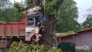 नारायणपुर: नारायणपुर-ओरछा मुख्य मार्ग पर भीषण सड़क हादसा, चालक की हुई मौत