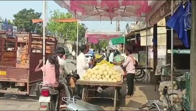 पानसेमल: अक्षय तृतीया पर पानसेमल में फलों और पूजन सामग्री की जमकर हुई खरीदारी, बाजारों में रही रौनक