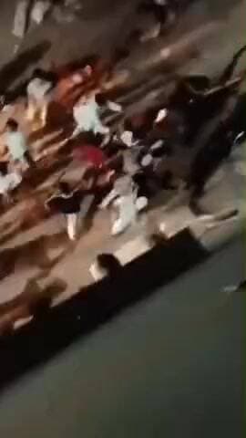 खिलचीपुर: खिलचीपुर में तोपखाना गेट पर पेंटिंग को लेकर 2 मुस्लिम परिवारों में झड़प, चले लात-घूंसे, वीडियो आया सामने