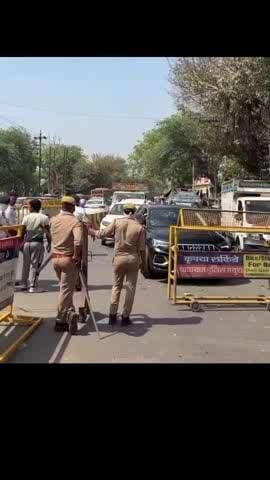 #akshy tritiya #per shridham #Vrindavan #main #sabhi Bahar ki #gadiyo ka #Abha #Gaman #Puri tarah band 🚨‼️ #Vrindavan