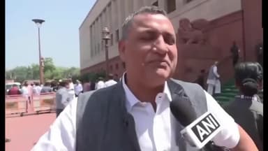 इटाढ़ी: सांसद का बयान: संसद रबर स्टाम्प नहीं, हर विधेयक पर व्यापक चर्चा ज़रूरी