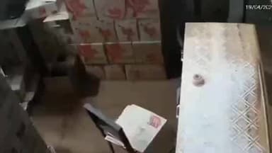 జహీరాబాద్: మొగుడంపల్లి వైన్స్ లో దొంగతనం, సీసీ ఫుటేజ్ ఆధారంగా నిందితులను గాలిస్తున్న పోలీసులు