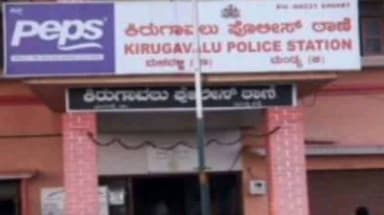 ಮಳವಳ್ಳಿ: ಬೈಕ್ ಸವಾರರ ನಡುವೆ ಉಂಟಾದ ಜಗಳದಲ್ಲಿ ಸವಾರನೊಬ್ಬನಿಗೆ ಚಾಕುವಿನಿಂದ ಇರಿತ, ಕೊದೇನ ಕೊಪ್ಪಲು ಗ್ರಾಮದಲ್ಲಿ ಘಟನೆ