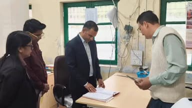 मुनस्यारी: जिलाधिकारी आशीष कुमार ने भटगांई में तहसील एवं ब्लॉक मुनस्यारी का किया औचक निरीक्षण