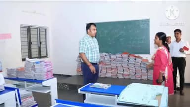 జనగాం: హన్మంతపూర్ తరిగొప్పులలో ధాన్యం కొనుగోలు కేంద్రాలను చిల్పూర్లో KGBV పాఠశాలను సందర్శించిన జిల్లా కలెక్టర్ సందీప్ కుమార్ ఝూ