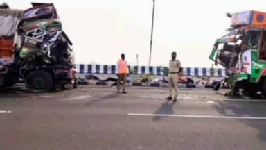 कळमनूरी: कळमनुरी-आखाडा बाळापूर मार्गावर दोन ट्रकची भीषण धडकः एकाचा मृत्यू, 3 जण गंभीर