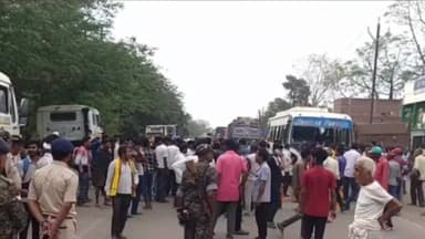 चास: जेल मोड़ के पास बस और बाइक की टक्कर में दो युवक घायल