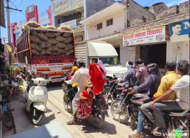 जालौर: सियाणा गांव में बाजार में लगा जाम