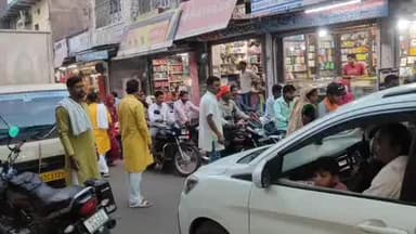 पाली: मंदिर रोड पर लगा लंबा जाम, प्रशासन ने मौके पर पहुंचकर स्थिति संभाली