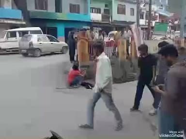 सतपुली: आवारा कुत्तों ने वाहन चालकों के लिए बनाया सिरदर्द, नगर पंचायत सतपुली में रविवार को 5:00 बजे