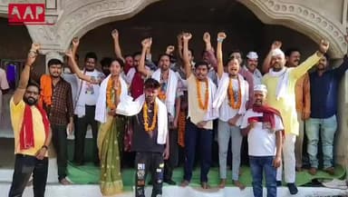 सोशल मीडिया इनफ्लुएंसर्स को आम आदमी पार्टी ने किया सम्मानित