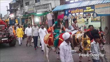 परसिया: ब्राह्मण समाज ने परशुराम जयंती पर निकाली शोभायात्रा, जय परशुराम के नारों से गूंजी सड़कें, आकर्षक झांकियां बनाईं