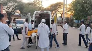 लोहारू: लोहारू के पास दो कारों की टक्कर, तीन युवक घायल, भिवानी रेफर