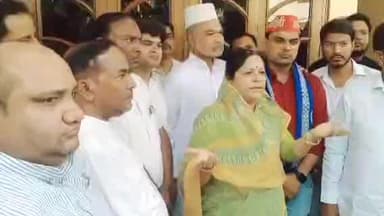 मुरादाबाद: सपा सांसद रुचि वीरा को पुलिस ने समर्थकों के साथ किया हाउस अरेस्ट