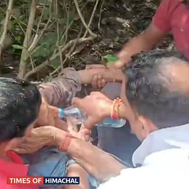 रक्कड़:टैक्सी चालक पर जानलेवा हमला, जंगल में फेंका—दो आरोपी गिरफ्तार , विस्तृत जानकारी
#timesofhimachal
Ashish Sharma...