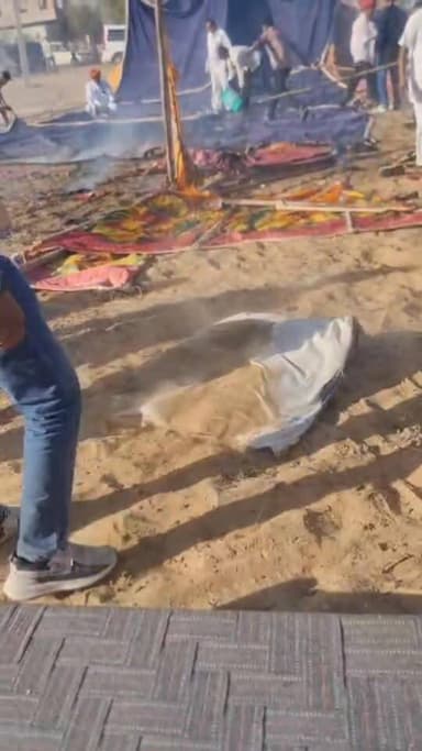 शेरगढ़ के तेना गांव में शादी में पड़ा ख*लल, जब एक टेंट में लगी आ*ग से सारा सामान ज*लकर रा"ख हो गया..
#आखातीज #शादियां