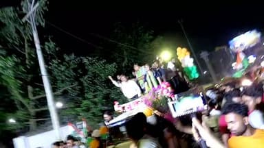 রবিবাসরীয় প্রচারে তুফানগঞ্জের তৃণমূল প্রার্থী শিব শঙ্কর পালের হয়ে রোড শোয়ে সাংসদ সায়নী ঘোষ, দেখুন সরাসরি