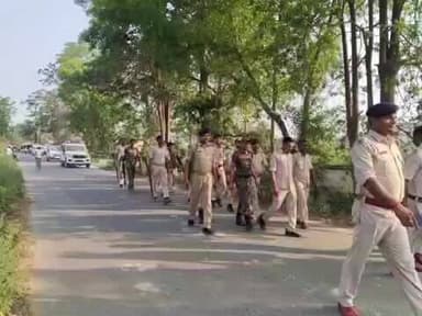 दलसिंहसराय: पैक्स चुनाव को लेकर घटहो थाना पुलिस का फ्लैग मार्च, लोगों में विश्वास जगाने की कोशिश