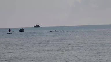 இராமேஸ்வரம்: ஆட்டிசம் பற்றிய விழிப்புணர்வு ஏற்படுத்த தனுஷ்கோடி தலைமன்னார் கடல் பகுதியை நீந்திக் கடந்த நான்கு சிறுவர்கள்