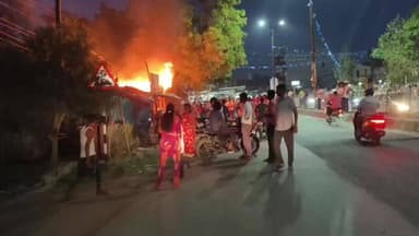 वारासिवनी: ज्योतिबा फुले चौक के पास पान के ठेले में भीषण आग, आसपास की दुकानें बचीं, चार-पांच हजार का नुकसान