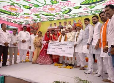 रतलाम जिले के गांव कुंडाल स्थित कोटेश्वर महादेव मंदिर परिसर में रविवार को मुख्यमंत्री कन्यादान विवाह का आयोजन किया गया। ...