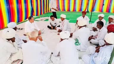 जैसलमेर: सांसद उम्मेदाराम बेनीवाल ने पोकरण के ग्रामीण क्षेत्रों का दौरा किया, महिलाओं ने किया स्वागत और आमजन की समस्याएं सुनीं