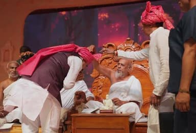 मुख्यमंत्री डॉ. मोहन यादव ने मोहनखेड़ा महातीर्थ में आयोजित आदि-राज पारणोत्सव में सहभागिता कर पूज्य जैन संतों से आशीर्वाद...