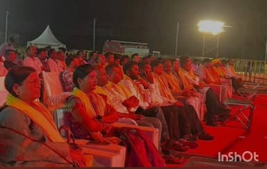 पारशिवनी: आदिवासी महोत्सवाचे पहिल्या दिवशी आदिवासी संस्कृतीचाजलवा.सुरांच्या लयीत भारावले पारशिव नीकर सांस्कृतिक प्रदशनी चे उदघाटन