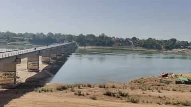 उदयपुरा: नर्मदा घाट बोरास में रेत खनन का कार्य पूरी तरह बंद, प्रशासन ने ली जानकारी