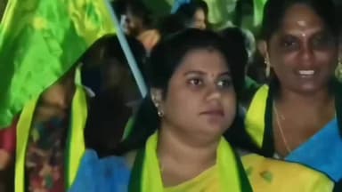 ஆத்தூர்: ஆத்தூர் தொகுதியில் தன்னரசு மக்கள் முன்னேற்ற இயக்க மாநில மகளிர் அணி தலைவி வீடு வீடாக சென்று உதயசூரியன் சின்னத்திற்கு வாக்குகள் சேகரித்தனர்