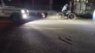 সোণাৰি: টিয়ক ৰজাবাৰীত ভয়ংকৰ পথ দুৰ্ঘটনাত দুজন লোক গুৰুত্বৰ ভাৱে আহত