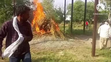 अटेली: मिर्जापुर बाछोद में शहीद बाबूलाल का सैन्य सम्मान से अंतिम संस्कार, पुंछ-राजोरी मार्ग पर हुए थे कार दुर्घटना में घायल