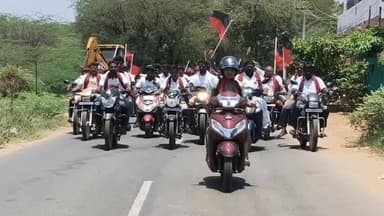 நிலக்கோட்டை: நிலக்கோட்டையில் இருசக்கர வாகன பேரணி பிரச்சாரம் திமுக வேட்பாளர் நாகஜோதி இருசக்கர வாகனத்தில் கிராமம் கிராமமாக சென்று வாக்கு சேகரித்தார்