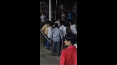 टीकमगढ़: आर्केस्ट्रा कलाकार से बदसलूकी का विरोध करने पर युवा समाजसेवी से मारपीट, कलाकार ने बताई सच्चाई