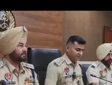 ਹੁਸ਼ਿਆਰਪੁਰ: ਗੜਸ਼ੰਕਰ ਵਿੱਚ ਹੈਰੋਇਨ ਅਤੇ ਅਸਲੇ ਸਣੇ 4 ਲੋਕ ਗ੍ਰਿਫਤਾਰ, ਪੁਲਿਸ ਲਾਈਨ ਵਿੱਚ ਐਸਐਸਪੀ ਨੇ ਦਿੱਤੀ ਜਾਣਕਾਰੀ