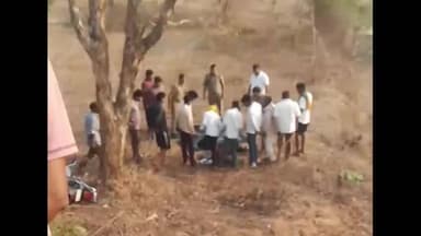 दुधि: भुक्कू पहरी के पास बारात जा रहे युवक की बाइक अनियंत्रित होकर पेड़ से टकराई और खाई में गिरी, युवक की मौत